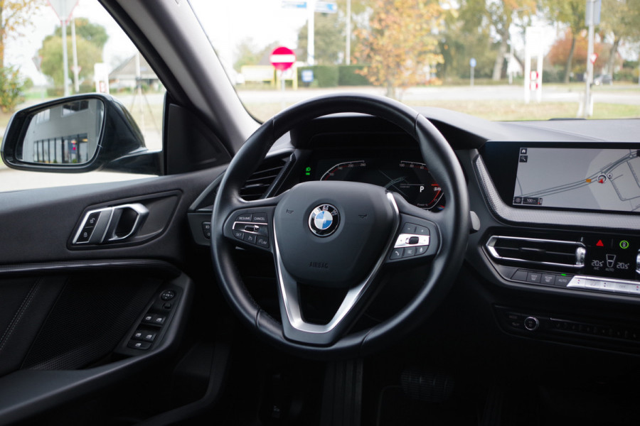 BMW 2 Serie Gran Coupé 218i Automaat Sport Line Business Edition, LED, Sportstoelen, Cruise Control, Carplay, Camera