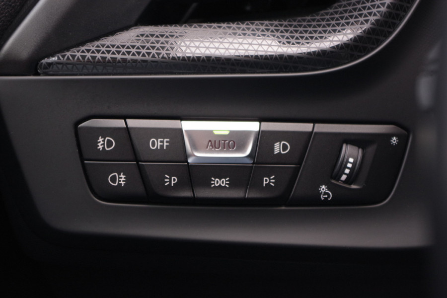 BMW 2 Serie Gran Coupé 218i Automaat Sport Line Business Edition, LED, Sportstoelen, Cruise Control, Carplay, Camera