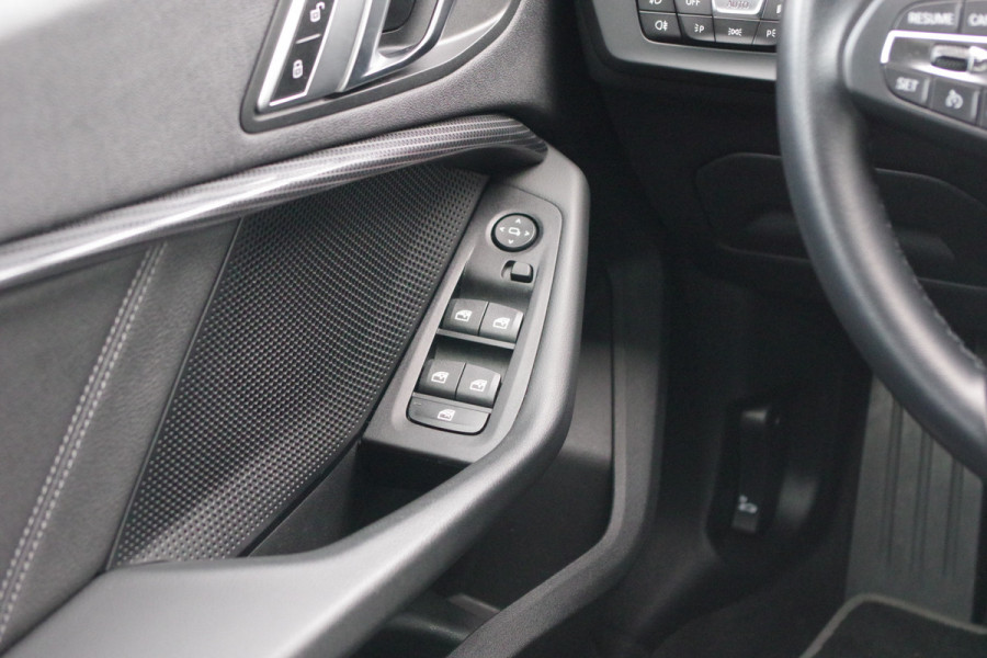 BMW 2 Serie Gran Coupé 218i Automaat Sport Line Business Edition, LED, Sportstoelen, Cruise Control, Carplay, Camera