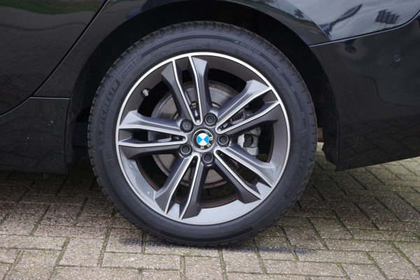 BMW 2 Serie Gran Coupé 218i Automaat Sport Line Business Edition, LED, Sportstoelen, Cruise Control, Carplay, Camera