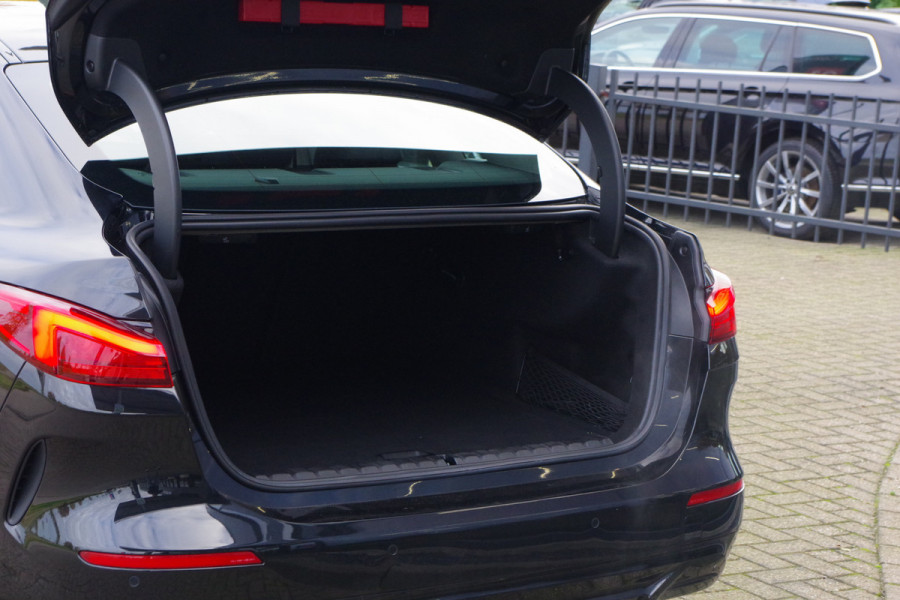 BMW 2 Serie Gran Coupé 218i Automaat Sport Line Business Edition, LED, Sportstoelen, Cruise Control, Carplay, Camera