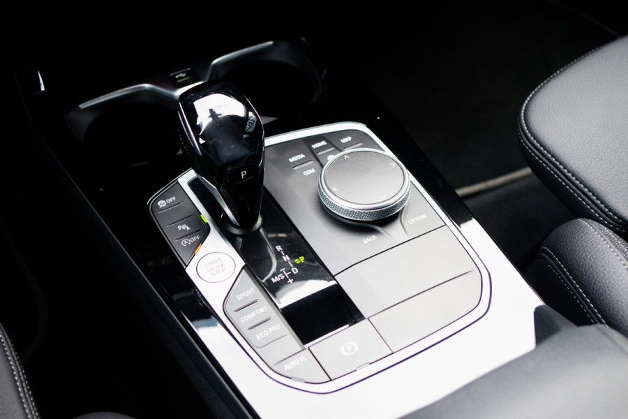 BMW 2 Serie Gran Coupé 218i Automaat Sport Line Business Edition, LED, Sportstoelen, Cruise Control, Carplay, Camera