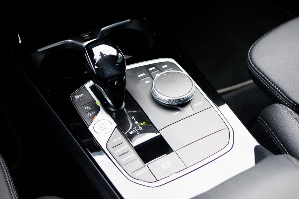 BMW 2 Serie Gran Coupé 218i Automaat Sport Line Business Edition, LED, Sportstoelen, Cruise Control, Carplay, Camera