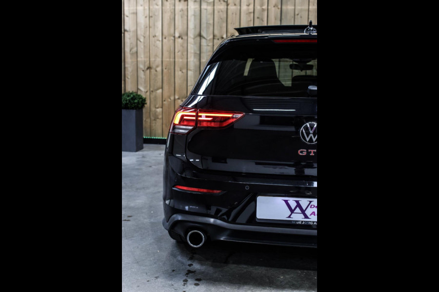 Volkswagen Golf 2.0 TSI GTI *Pano*Camera*Stoel- Stuurverwarming*