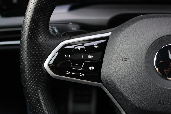 Volkswagen Golf 2.0 TSI GTI *Pano*Camera*Stoel- Stuurverwarming*