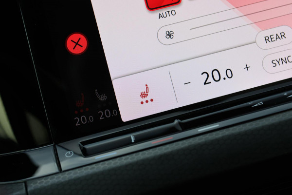 Volkswagen Golf 2.0 TSI GTI *Pano*Camera*Stoel- Stuurverwarming*