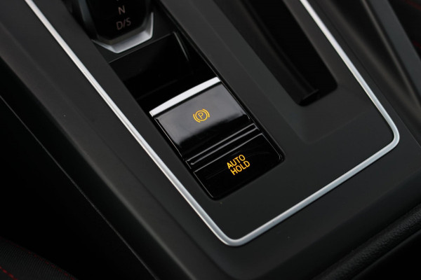 Volkswagen Golf 2.0 TSI GTI *Pano*Camera*Stoel- Stuurverwarming*