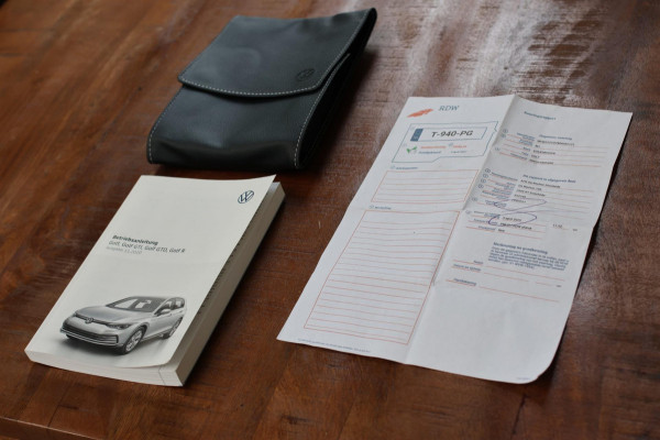 Volkswagen Golf 2.0 TSI GTI *Pano*Camera*Stoel- Stuurverwarming*