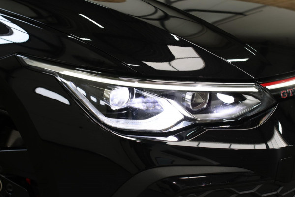 Volkswagen Golf 2.0 TSI GTI *Pano*Camera*Stoel- Stuurverwarming*