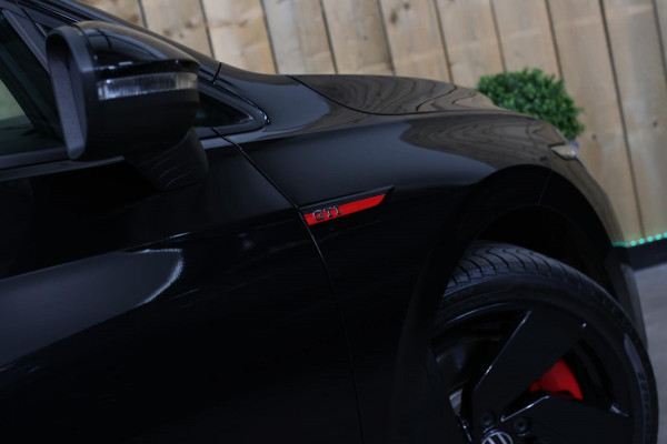 Volkswagen Golf 2.0 TSI GTI *Pano*Camera*Stoel- Stuurverwarming*