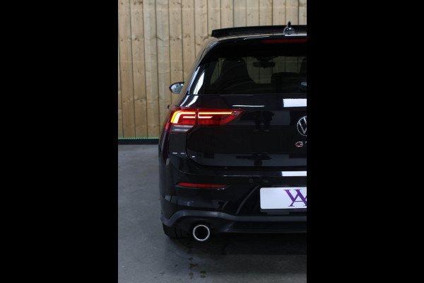 Volkswagen Golf 2.0 TSI GTI *Pano*Camera*Stoel- Stuurverwarming*