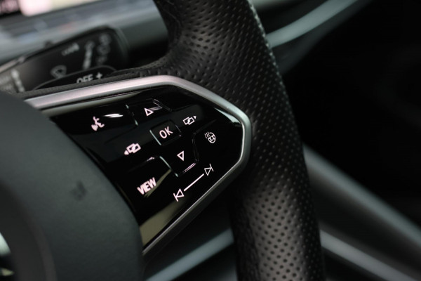 Volkswagen Golf 2.0 TSI GTI *Pano*Camera*Stoel- Stuurverwarming*