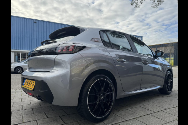 Peugeot 208 1.2 PureTech OutLaw Edition- Navigatie / Apple CarPlay I Airco I 18 inch Sport velgen I LED I PDC I Dealer onderhouden