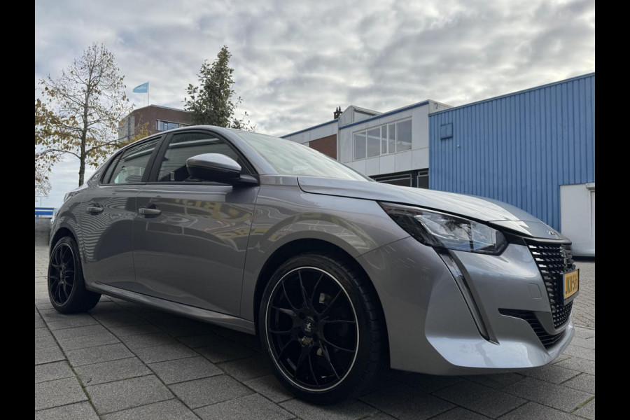 Peugeot 208 1.2 PureTech OutLaw Edition- Navigatie / Apple CarPlay I Airco I 18 inch Sport velgen I LED I PDC I Dealer onderhouden