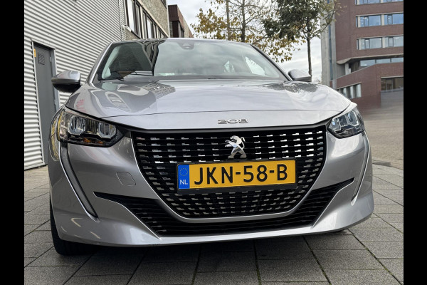 Peugeot 208 1.2 PureTech OutLaw Edition- Navigatie / Apple CarPlay I Airco I 18 inch Sport velgen I LED I PDC I Dealer onderhouden