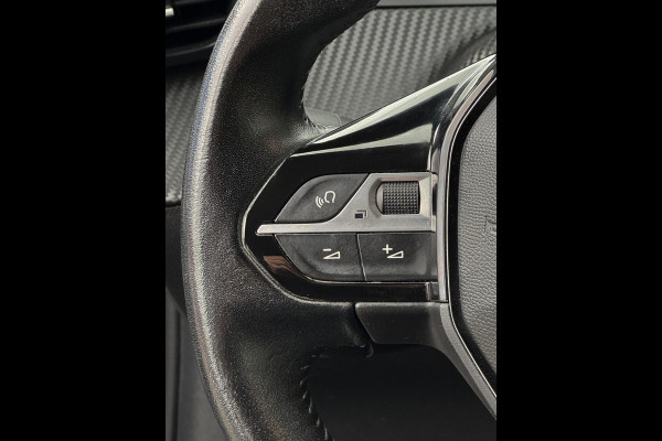 Peugeot 208 1.2 PureTech OutLaw Edition- Navigatie / Apple CarPlay I Airco I 18 inch Sport velgen I LED I PDC I Dealer onderhouden