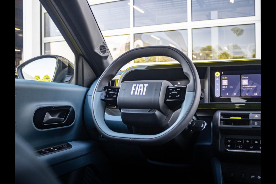 Fiat Grande Panda La Prima 11 kW 44 kWh | Uit voorraad leverbaar | Clima | Cruise | Camera | Apple Carplay | 17" | Navi | Winter Pack