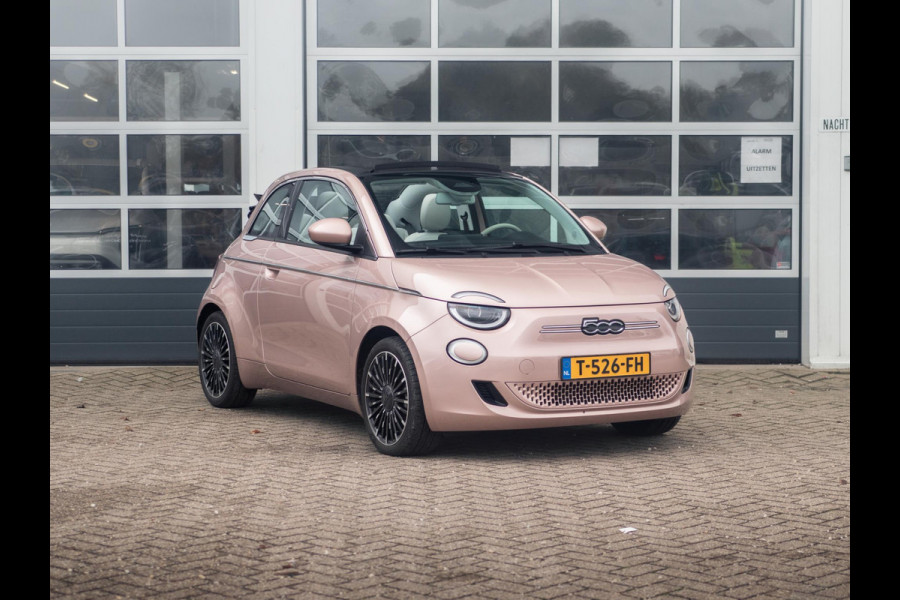 Fiat 500E La Prima 42 kWh Cabrio | Apple Carplay - Android Auto | Leer | 17" LM velgen|