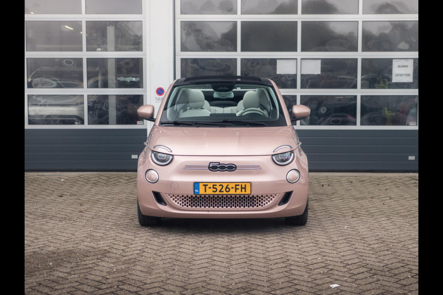 Fiat 500E La Prima 42 kWh Cabrio | Apple Carplay - Android Auto | Leer | 17" LM velgen|