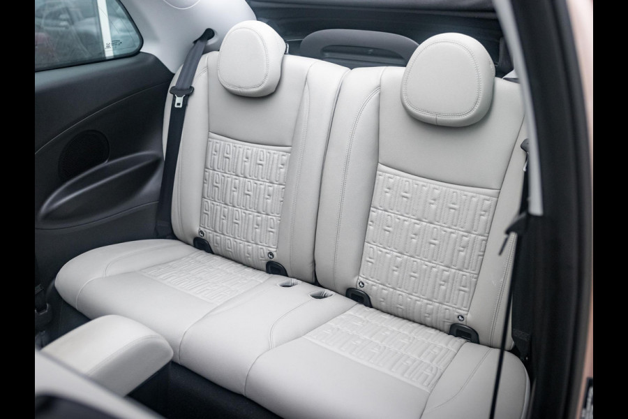 Fiat 500E La Prima 42 kWh Cabrio | Apple Carplay - Android Auto | Leer | 17" LM velgen|
