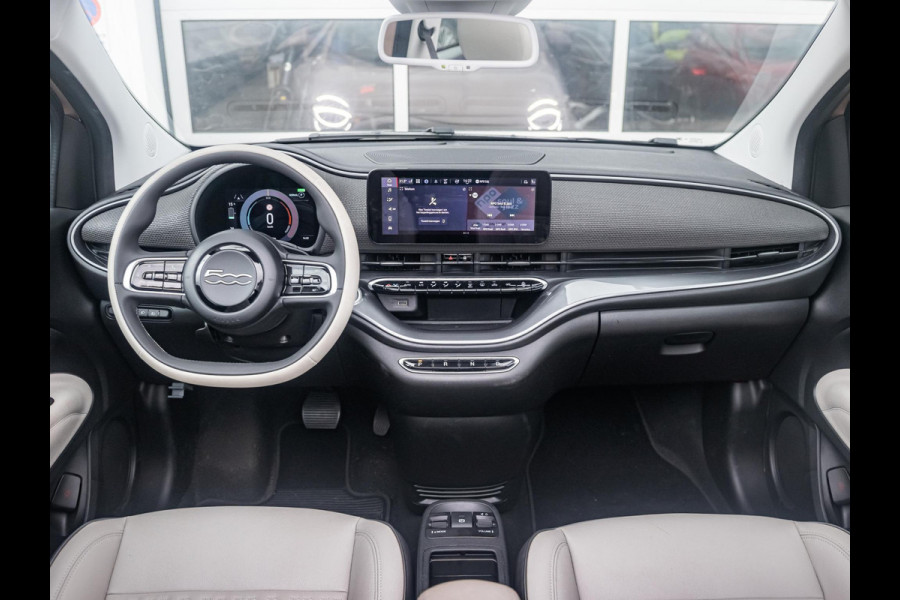 Fiat 500E La Prima 42 kWh Cabrio | Apple Carplay - Android Auto | Leer | 17" LM velgen|