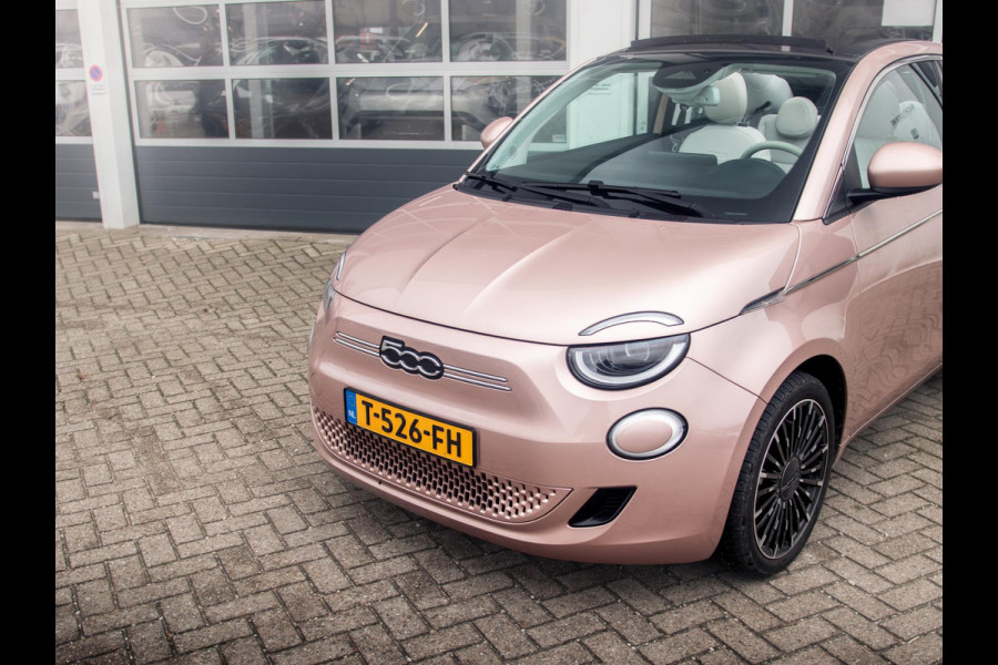 Fiat 500E La Prima 42 kWh Cabrio | Apple Carplay - Android Auto | Leer | 17" LM velgen|