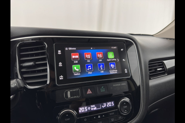 Mitsubishi Outlander 2.0 PHEV (Plug-In) Pure (INCL-BTW) Aut. *LEATHER-MICROFIBRE | COMFORTSEATS | CARPLAY | CAMERA | DAB+ | KEYLESS | PRIVACY-GLASS | SHIFT-PADDLES | TOWBAR | 16''ALU*