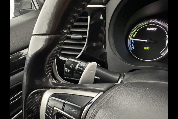 Mitsubishi Outlander 2.0 PHEV (Plug-In) Pure (INCL-BTW) Aut. *LEATHER-MICROFIBRE | COMFORTSEATS | CARPLAY | CAMERA | DAB+ | KEYLESS | PRIVACY-GLASS | SHIFT-PADDLES | TOWBAR | 16''ALU*