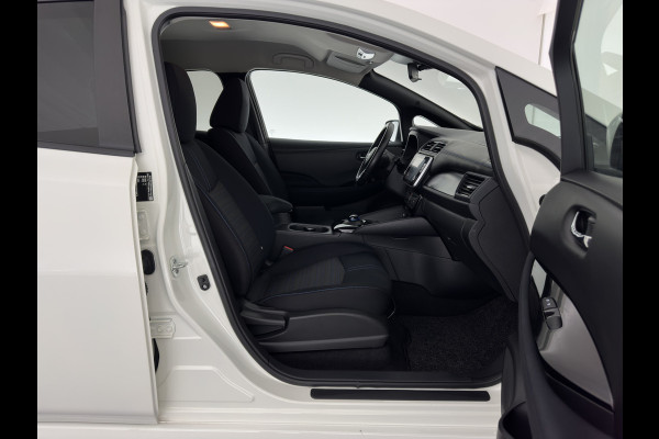 Nissan Leaf Acenta 40 kWh {SOH-90%} Aut. *ADAPTIVE-CRUISE | KEYLESS | NAVI-FULLMAP | BLIND-SPOT | DAB+ | COMFORTSEATS | DIGI-COCKPIT | PRIVACY-GLASS | CAMERA |  17"ALU*