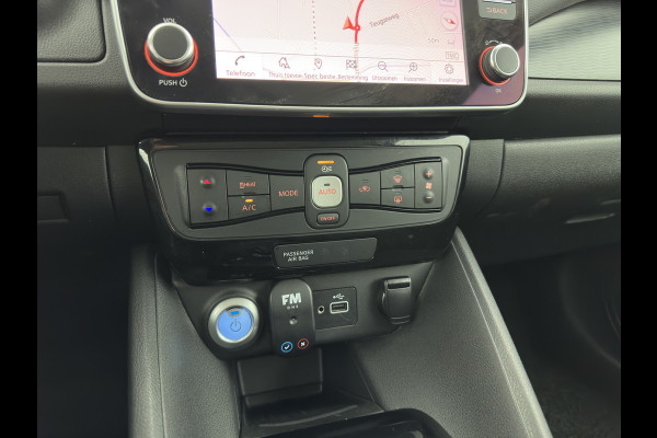 Nissan Leaf Acenta 40 kWh {SOH-90%} Aut. *ADAPTIVE-CRUISE | KEYLESS | NAVI-FULLMAP | BLIND-SPOT | DAB+ | COMFORTSEATS | DIGI-COCKPIT | PRIVACY-GLASS | CAMERA |  17"ALU*