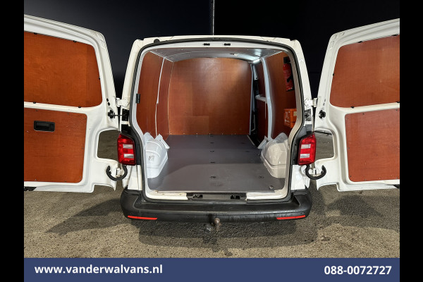 Volkswagen Transporter 2.0 TDI 150pk L2H1 Euro6 Airco | Camera | Leder | Cruisecontrol | 2500kg Trekhaak Parkeersensoren