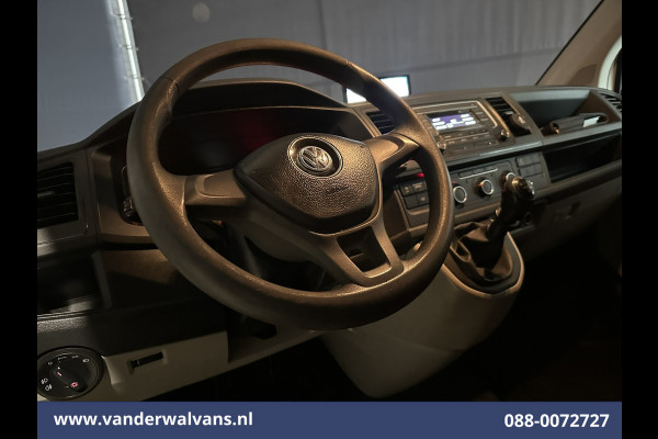 Volkswagen Transporter 2.0 TDI 150pk L2H1 Euro6 Airco | Camera | Leder | Cruisecontrol | 2500kg Trekhaak Parkeersensoren