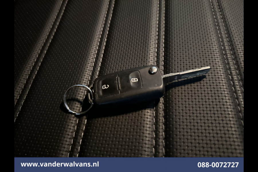 Volkswagen Transporter 2.0 TDI 150pk L2H1 Euro6 Airco | Camera | Leder | Cruisecontrol | 2500kg Trekhaak Parkeersensoren