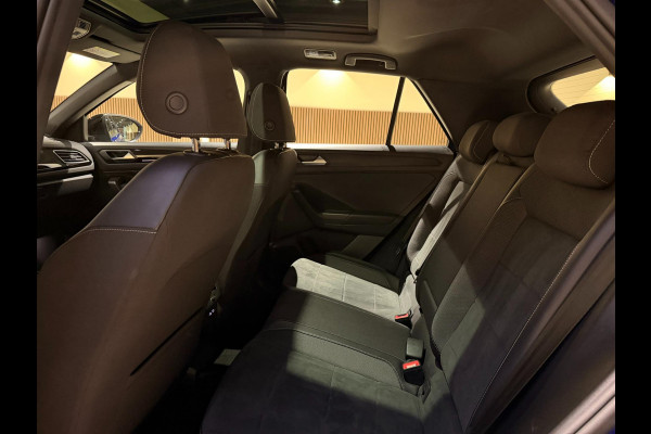 Volkswagen T-Roc 1.5 TSI R-Line Pano|IQ|Keyless|Virtual|Camera|ACC|Carplay|Stoel&Stuurverwarming|Parkassistent