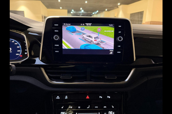 Volkswagen T-Roc 1.5 TSI R-Line Pano|IQ|Keyless|Virtual|Camera|ACC|Carplay|Stoel&Stuurverwarming|Parkassistent
