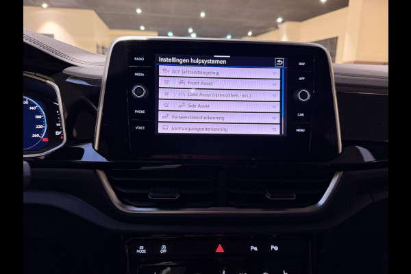 Volkswagen T-Roc 1.5 TSI R-Line Pano|IQ|Keyless|Virtual|Camera|ACC|Carplay|Stoel&Stuurverwarming|Parkassistent