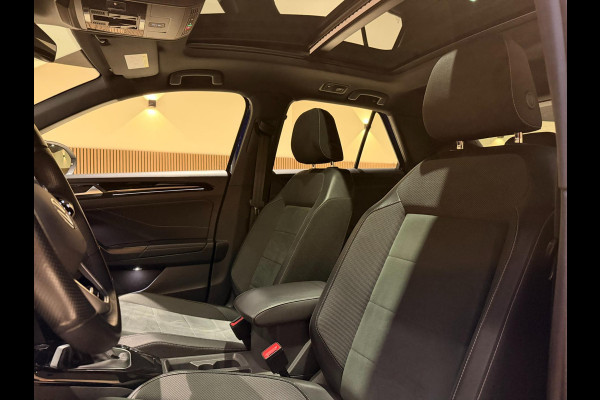 Volkswagen T-Roc 1.5 TSI R-Line Pano|IQ|Keyless|Virtual|Camera|ACC|Carplay|Stoel&Stuurverwarming|Parkassistent