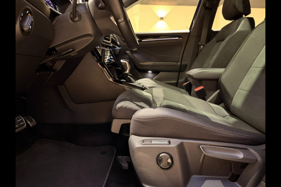 Volkswagen T-Roc 1.5 TSI R-Line Pano|IQ|Keyless|Virtual|Camera|ACC|Carplay|Stoel&Stuurverwarming|Parkassistent