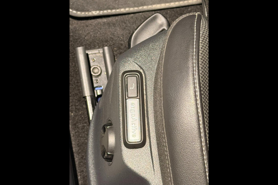 Volkswagen T-Roc 1.5 TSI R-Line Pano|IQ|Keyless|Virtual|Camera|ACC|Carplay|Stoel&Stuurverwarming|Parkassistent