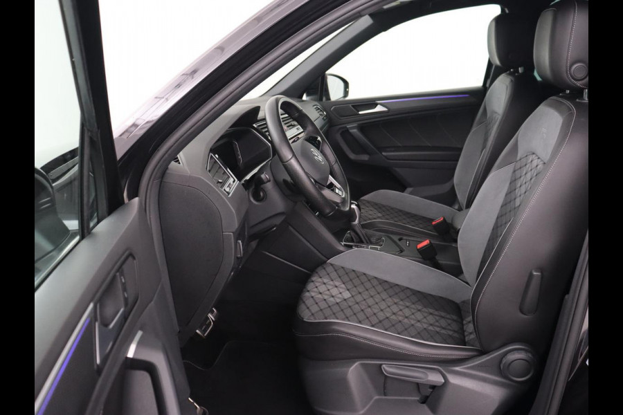 Volkswagen Tiguan 1.5 TSI R-Line | Camera | Matrix LED | Adaptive cruise | Carplay | Navigatie | Keyless | 19'' | Virtual Cockpit | Climate control | Parkeerhulp