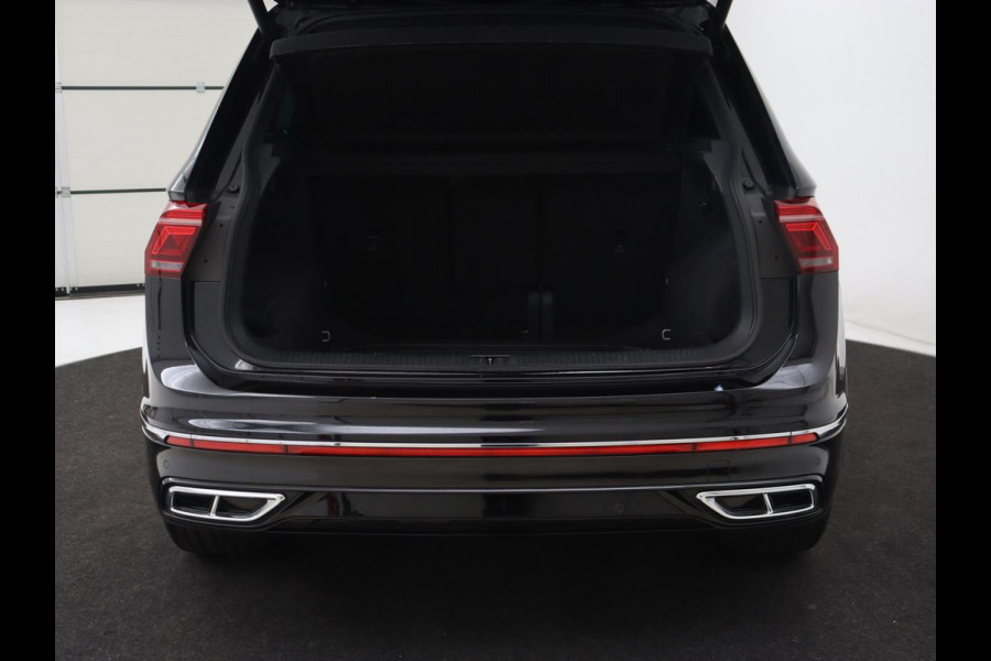 Volkswagen Tiguan 1.5 TSI R-Line | Camera | Matrix LED | Adaptive cruise | Carplay | Navigatie | Keyless | 19'' | Virtual Cockpit | Climate control | Parkeerhulp