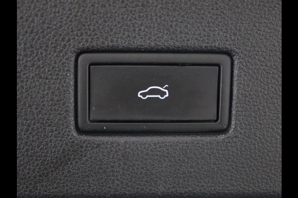 Volkswagen Tiguan 1.5 TSI R-Line | Camera | Matrix LED | Adaptive cruise | Carplay | Navigatie | Keyless | 19'' | Virtual Cockpit | Climate control | Parkeerhulp