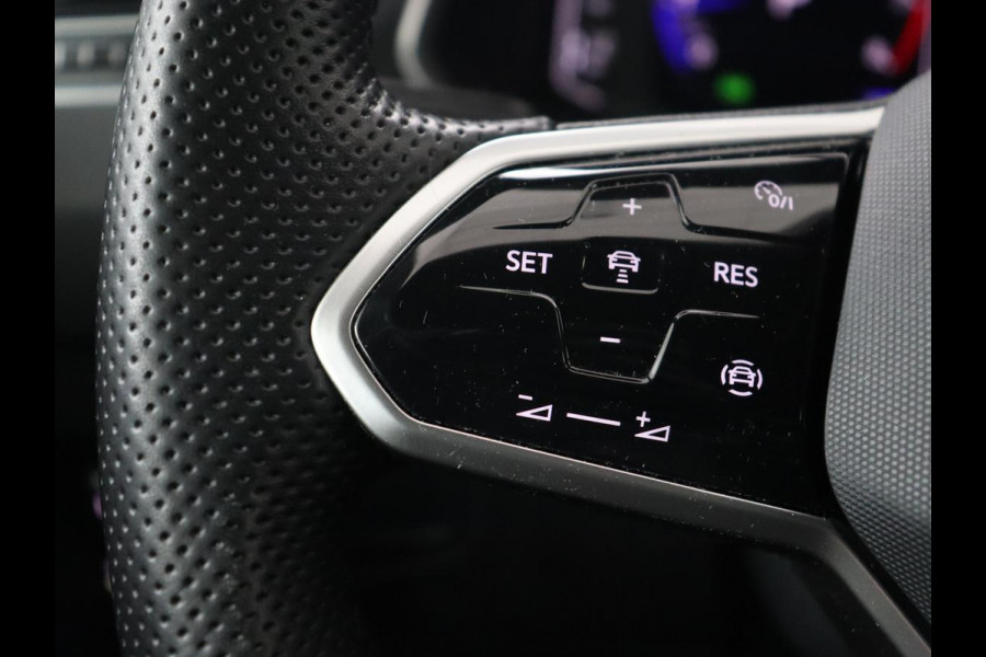 Volkswagen Tiguan 1.5 TSI R-Line | Camera | Matrix LED | Adaptive cruise | Carplay | Navigatie | Keyless | 19'' | Virtual Cockpit | Climate control | Parkeerhulp