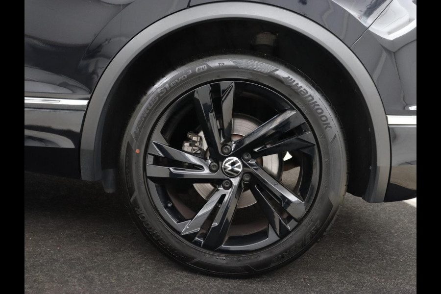 Volkswagen Tiguan 1.5 TSI R-Line | Camera | Matrix LED | Adaptive cruise | Carplay | Navigatie | Keyless | 19'' | Virtual Cockpit | Climate control | Parkeerhulp