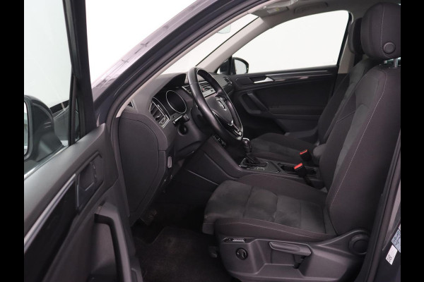 Volkswagen Tiguan 1.5 TSI Comfortline | Panoramadak | Stoelverwarming | Massage | Adaptive cruise | Carplay | Navigatie | Parkeerhulp