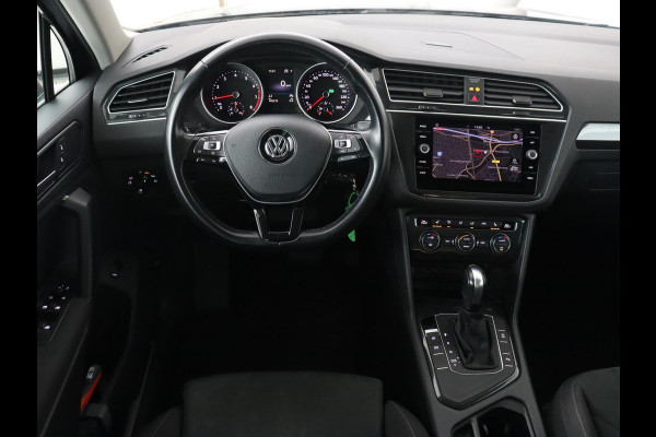 Volkswagen Tiguan 1.5 TSI Comfortline | Panoramadak | Stoelverwarming | Massage | Adaptive cruise | Carplay | Navigatie | Parkeerhulp