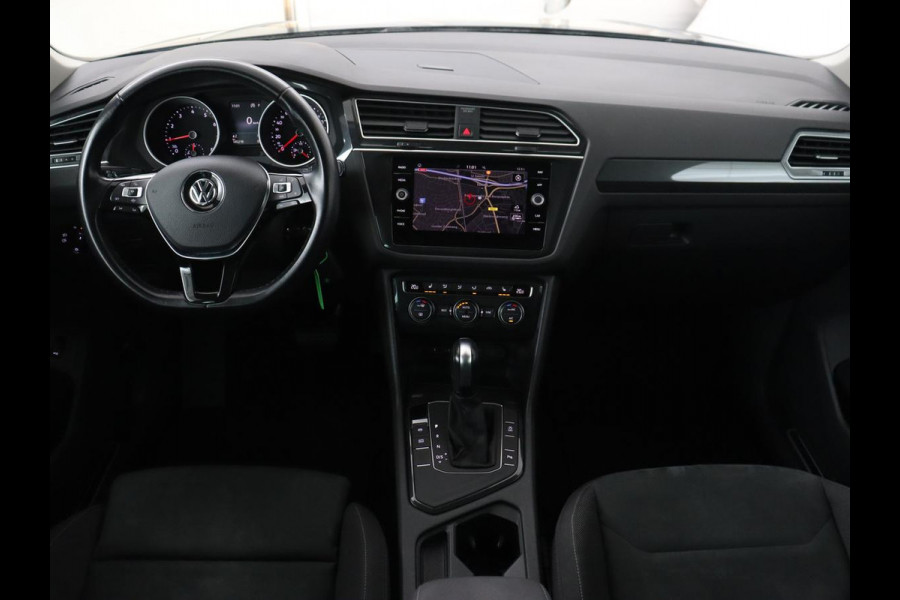 Volkswagen Tiguan 1.5 TSI Comfortline | Panoramadak | Stoelverwarming | Massage | Adaptive cruise | Carplay | Navigatie | Parkeerhulp