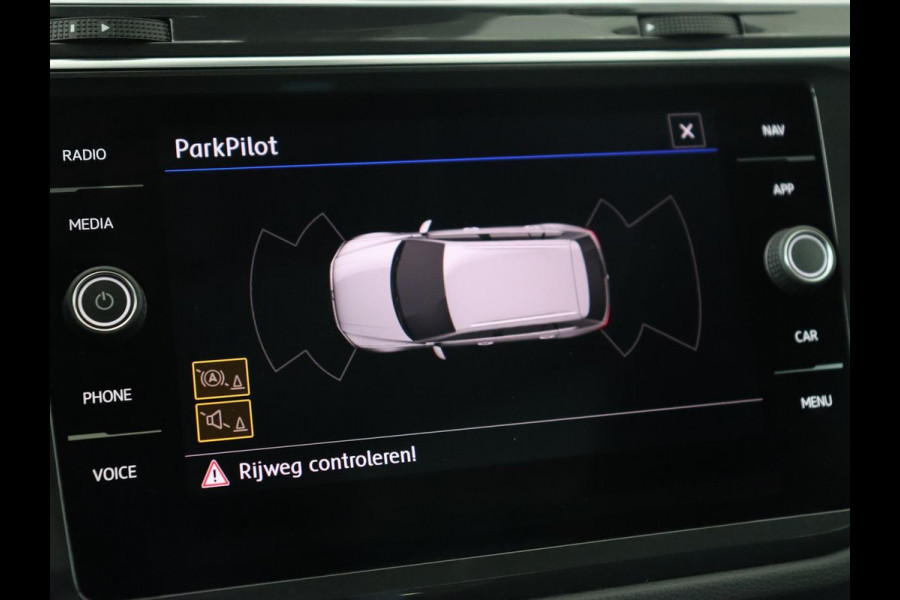 Volkswagen Tiguan 1.5 TSI Comfortline | Panoramadak | Stoelverwarming | Massage | Adaptive cruise | Carplay | Navigatie | Parkeerhulp