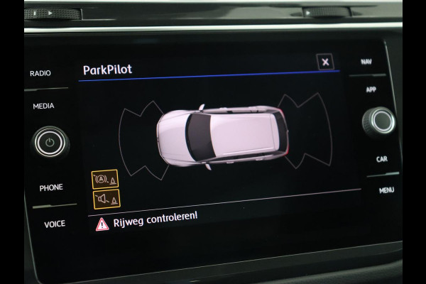 Volkswagen Tiguan 1.5 TSI Comfortline | Panoramadak | Stoelverwarming | Massage | Adaptive cruise | Carplay | Navigatie | Parkeerhulp