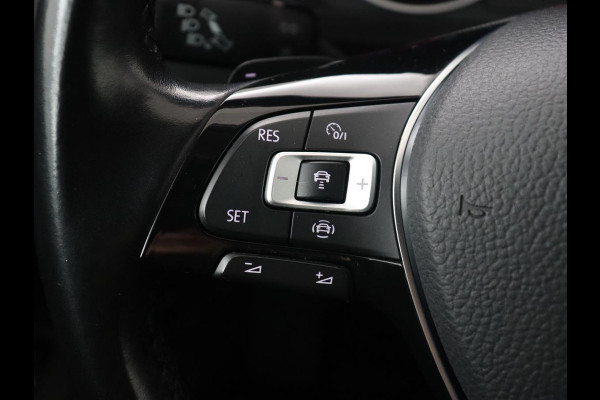 Volkswagen Tiguan 1.5 TSI Comfortline | Panoramadak | Stoelverwarming | Massage | Adaptive cruise | Carplay | Navigatie | Parkeerhulp